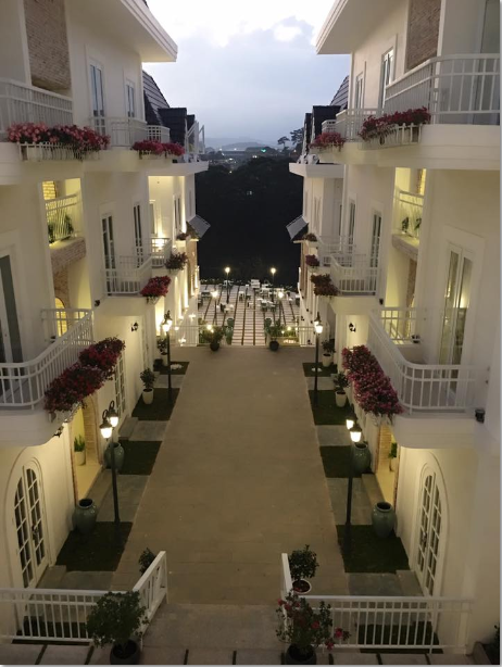 LÂU ĐÀI CHÂU ÂU GIỮA LÒNG PHỐ ĐÀ LẠT